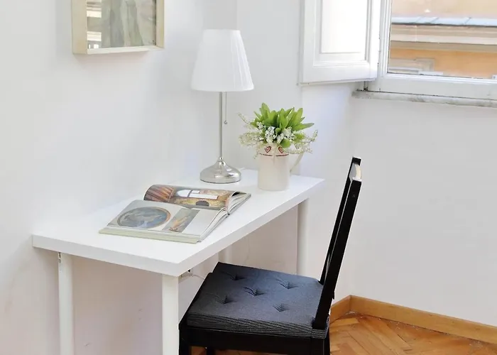 Spacious Prati Near Vatican & Tiber Apartment