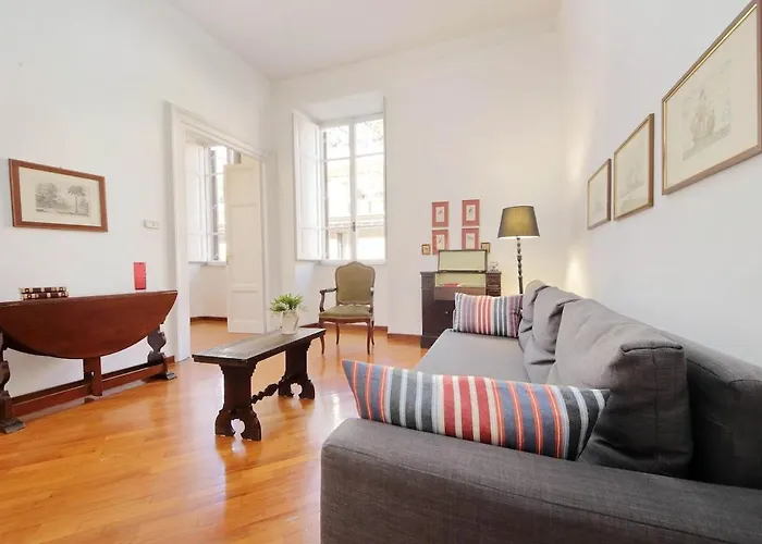 Spacious Prati Near Vatican & Tiber Apartment Rom